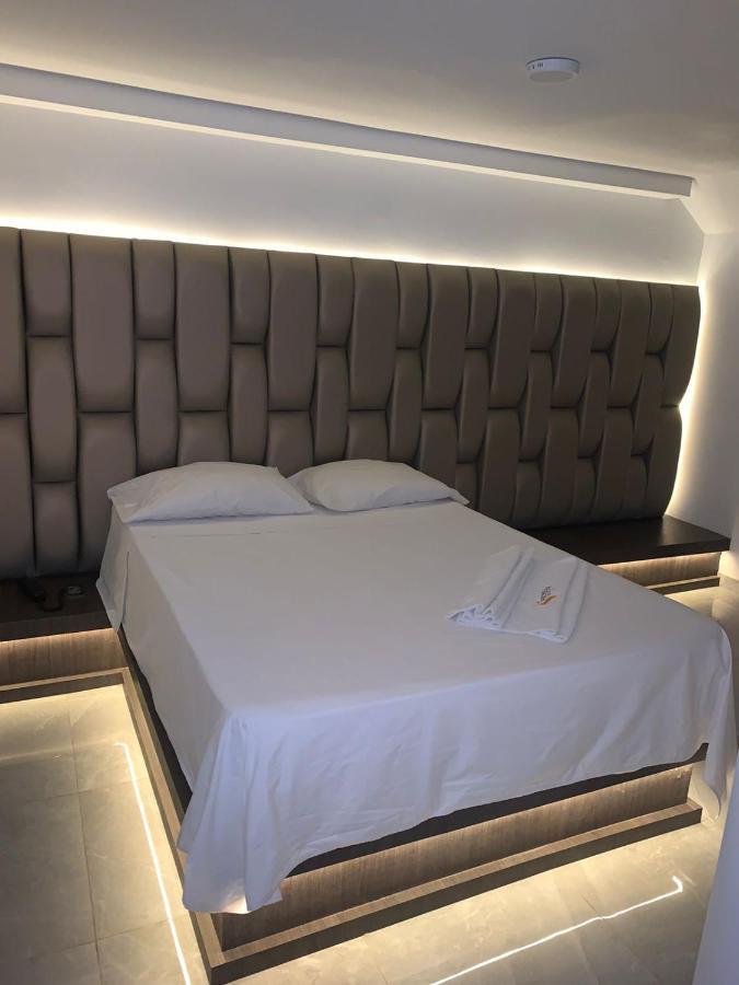 Ayenda Apartahotel Noche De Luna Кали Екстериор снимка